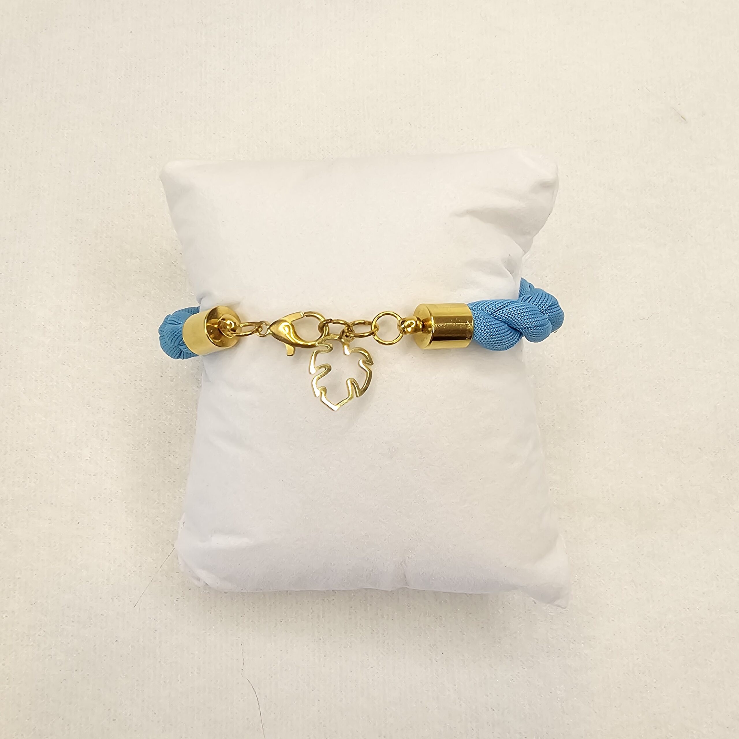 Bracelet torsadé en tissu recyclé – Image 3